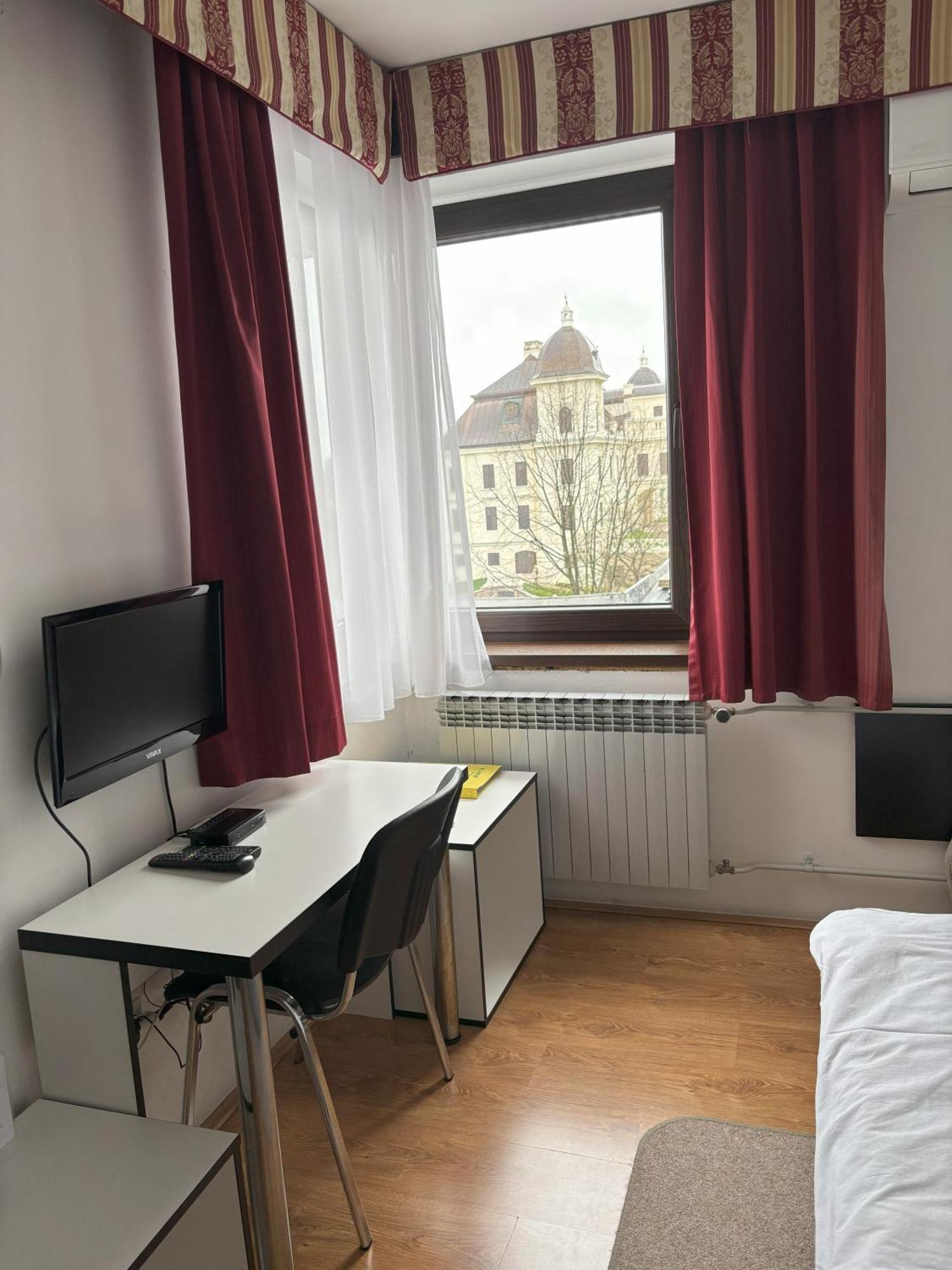 Hotel Park Nasice Εξωτερικό φωτογραφία